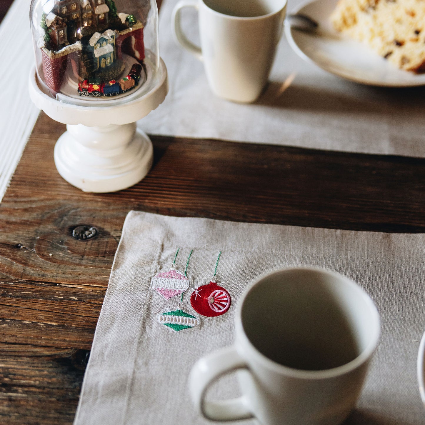 Ricamo di Natale: Sfere Natalizie