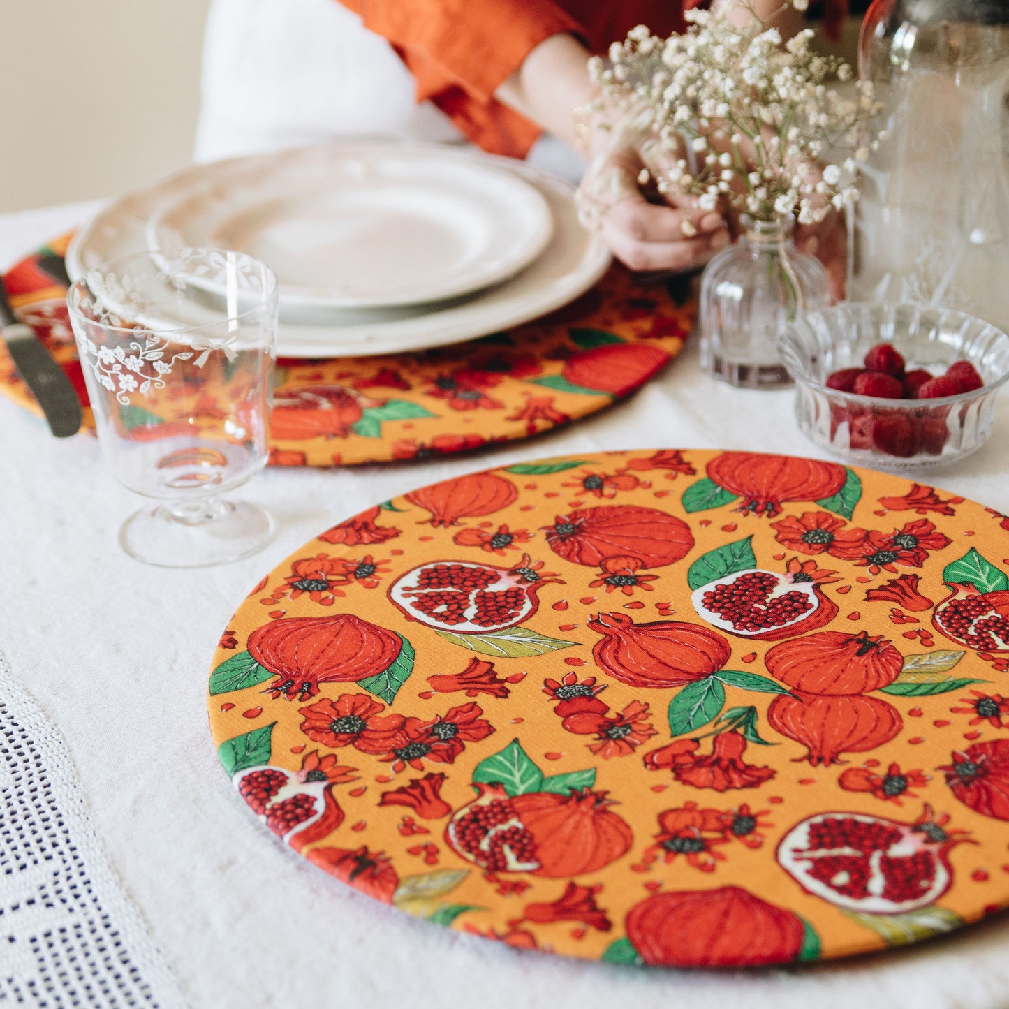 Sottopiatto Melograno - A Simple Pattern Collection